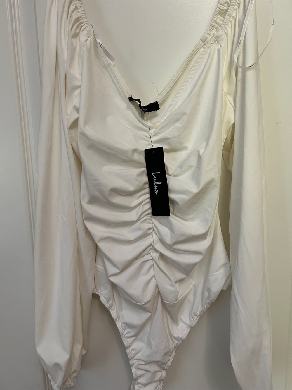 Lulu's Ivory Ruched V-Neck Long Sleeve Bodysuit with Tag
